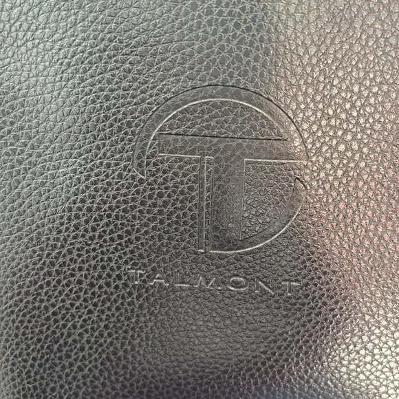 Talmont Duffle leather Bag with Shoe Compartment - Picture 7 of 15